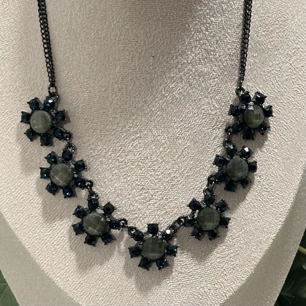 Floral Bib Costume Necklace 16" Blue Rhinestones Black Gun Metal Colored Chain - Picture 2 of 12